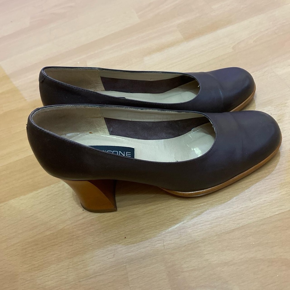 Elegant Brown Heels Size 6